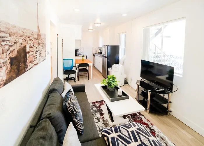 Hollywood/Koreatown 2 Bedroom With Parking